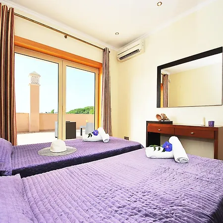 Vila Florida With 10 Bedrooms