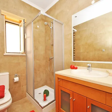 Villa Florida With 10 Bedrooms Albufeira